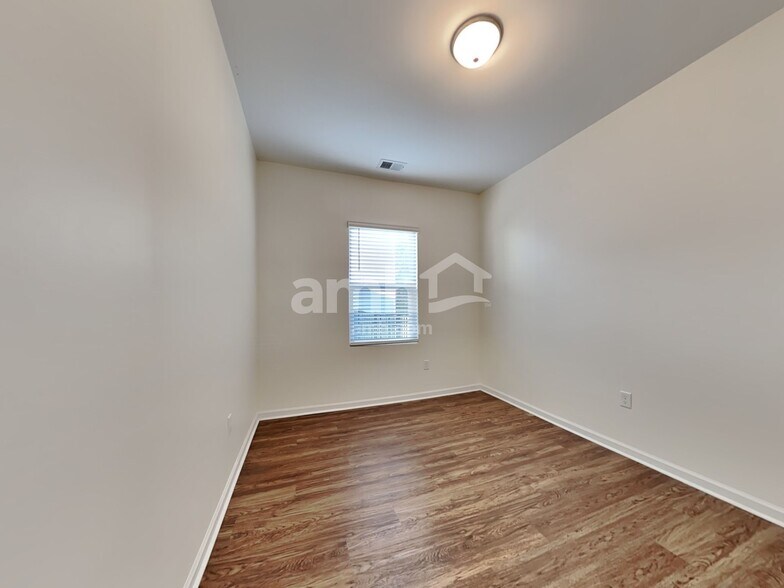 Building Photo - 116 Orion Way