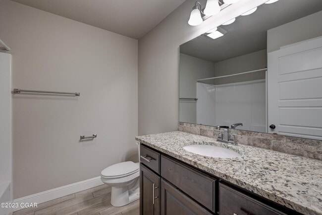 Building Photo - 2030 Mardale Cir