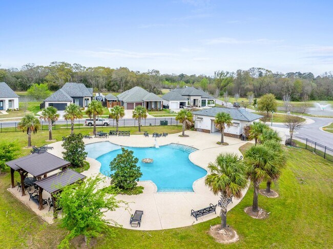 Building Photo - Luxury Living in The Woodlands - COMING SO...