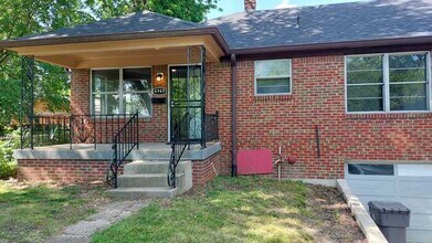 Building Photo - 2 bedroom 1 bath