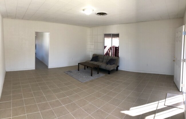 Building Photo - 578 Fern Ave