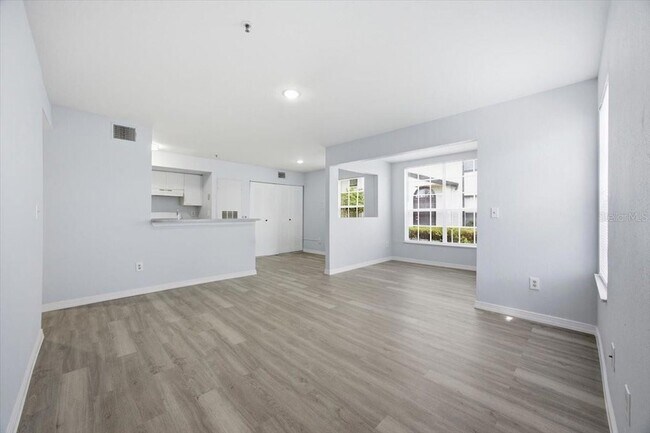 Building Photo - 1610 Columbia Arms Cir