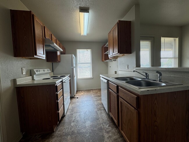 Building Photo - 5706 Redstone Dr