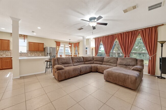 Building Photo - 3815 Pine Forest Green Blvd