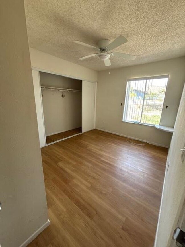 Building Photo - 3BD/2BA Single Family Home with POOL! –  $...