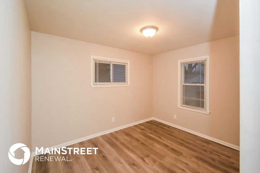 Building Photo - 5234 E 20th St