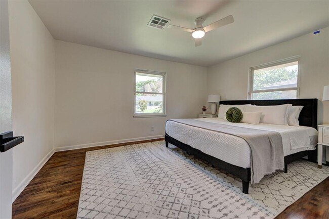 Building Photo - 1510 Melrose Dr