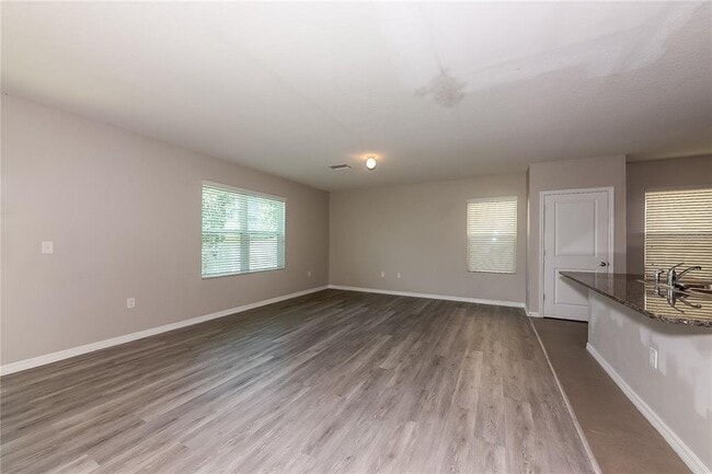 Building Photo - 5012 San Palermo Dr