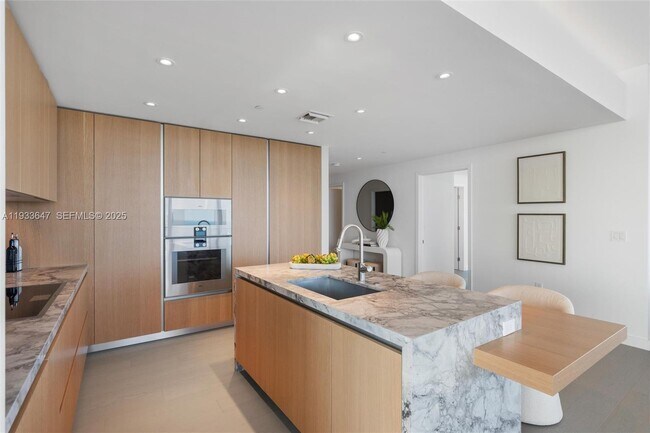 Building Photo - 500 Alton Rd