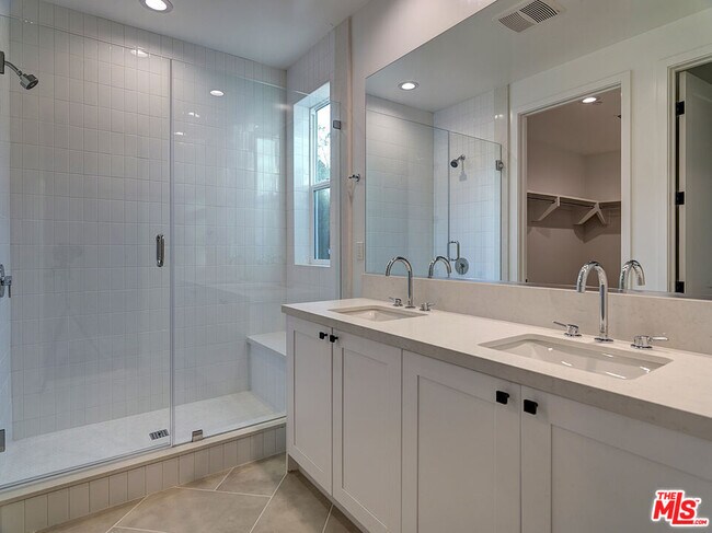 Building Photo - 5602 W 78th St
