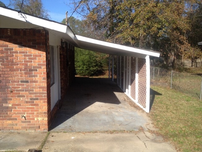 Building Photo - **UPCOMING**Midtown Columbus 3 bedroom/2 b...