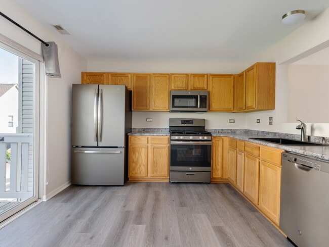 Building Photo - 2745 Canyon Dr