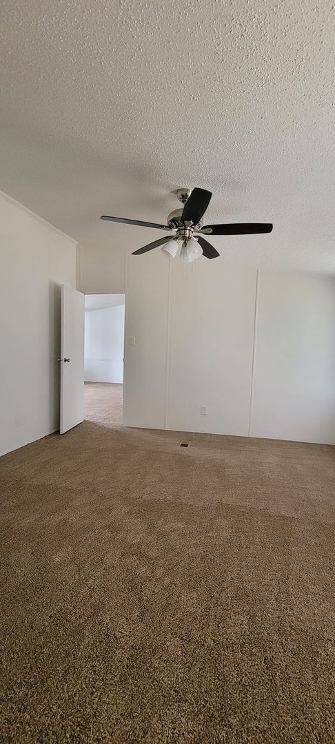 Building Photo - Ready to Move in