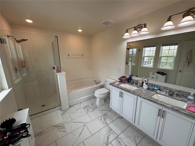 Building Photo - 5844 Soter Ln