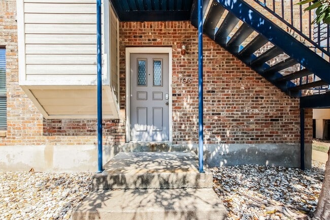 Building Photo - Beautiful one story Condo