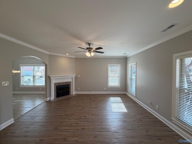 Building Photo - 945 Tracey Ln