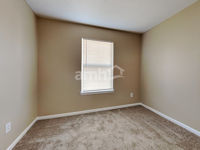 Building Photo - 6402 Kelsey Dr