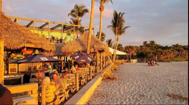 Building Photo - 995 La Guna Dr