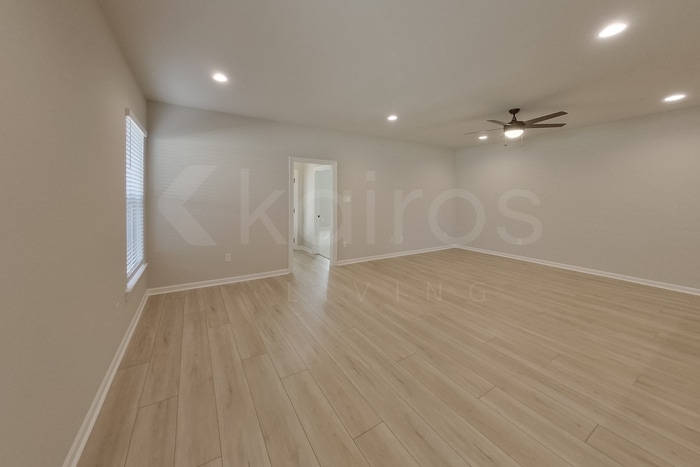 Building Photo - 13936 Barrington Ave