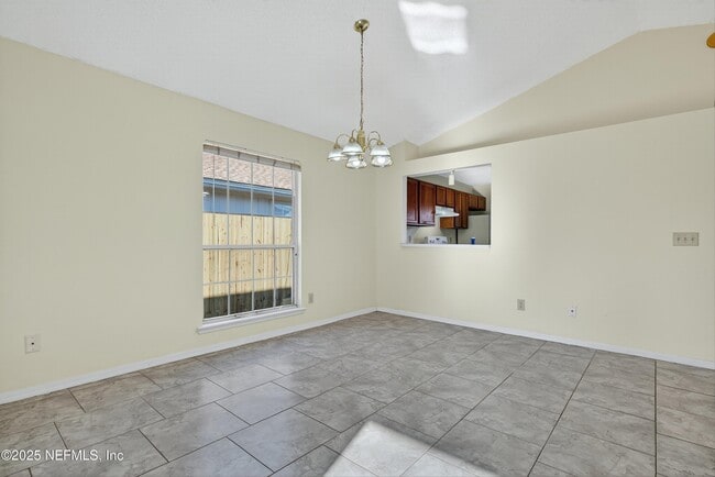 Building Photo - 11170 Wandering Oaks Dr