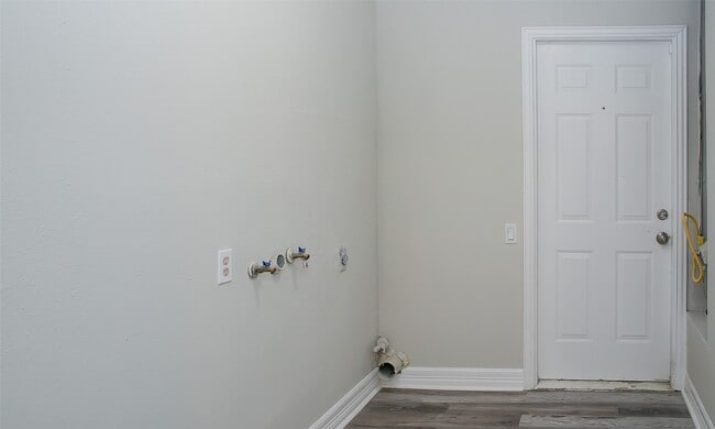 Building Photo - 12723 Ravensway Dr