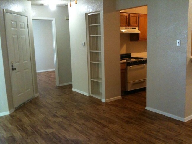 Building Photo - 12311 Dellrey Dr