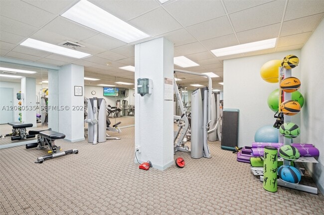 Building Photo - 5100 N Ocean Dr