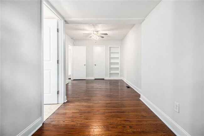 Building Photo - 1686 Derrill Dr