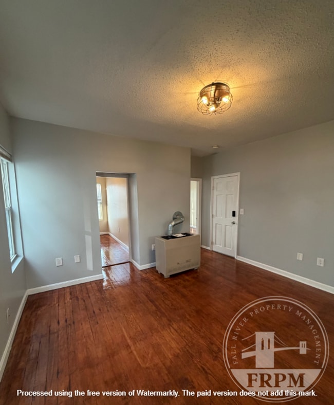 Building Photo - 1879 N Main St