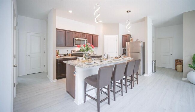 Building Photo - 825 Orchid Grove Blvd