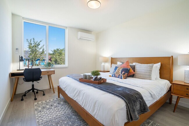 Building Photo - 1835 14th Ave