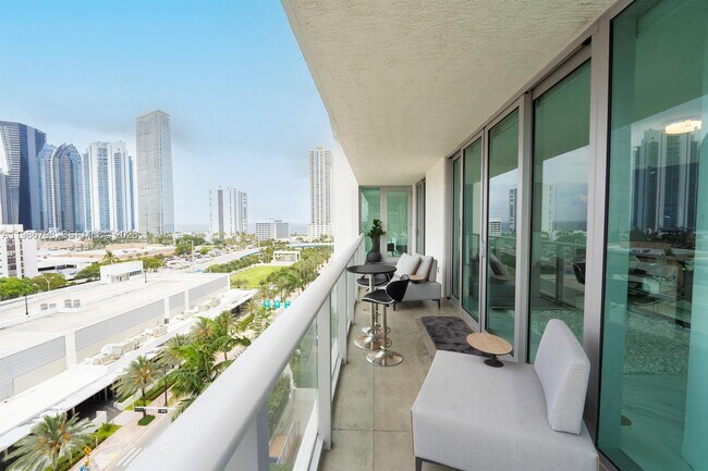 Building Photo - 300 Sunny Isles Blvd