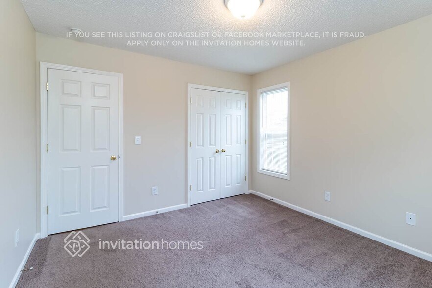 Building Photo - 400 Bennington Dr