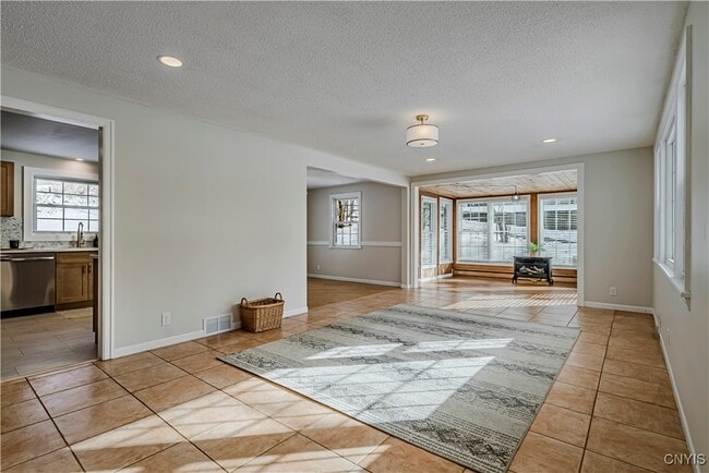 Building Photo - 63 Higby Rd