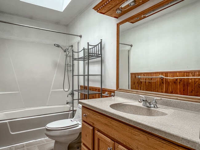 Building Photo - 1411 West Ave