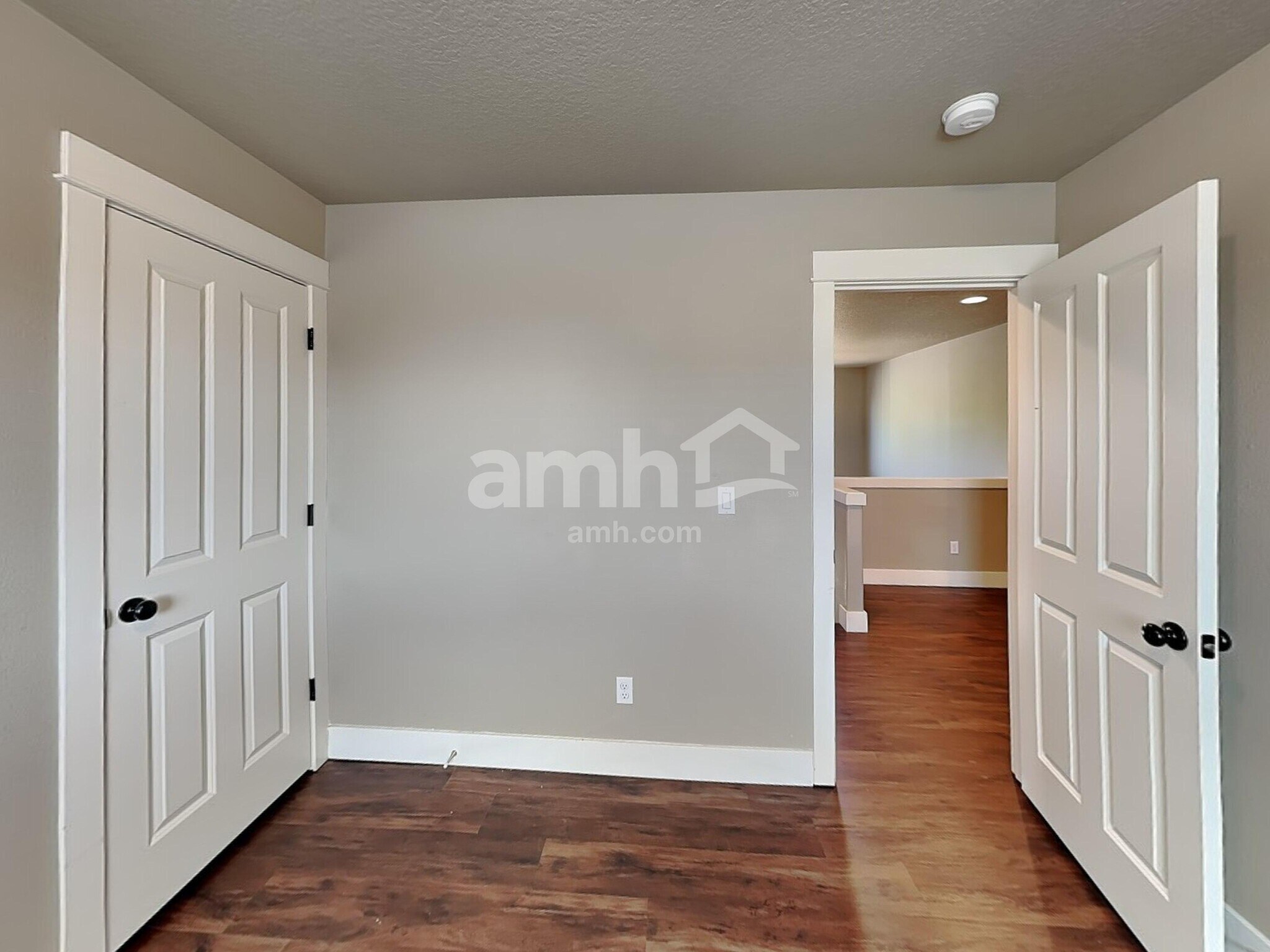 Building Photo - 440 Tulip Ave