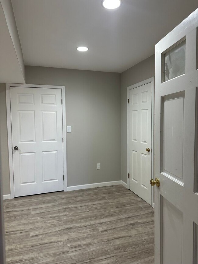 Building Photo - HOME AVALIABLE FOR RENT ON 2 ACRES! **RENT SPECIAL, $500 OFF FIRST FULL MONTH RENT**