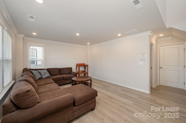 Building Photo - 6027 Towering Oaks Dr