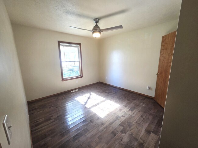 Building Photo - 4507 W Westwood Dr