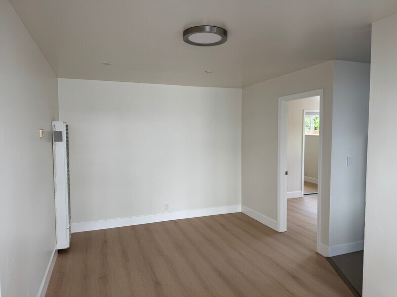 Completely brand new living space. Upgraded finishes and appliances. Recessed lighting - 83 N 11th St