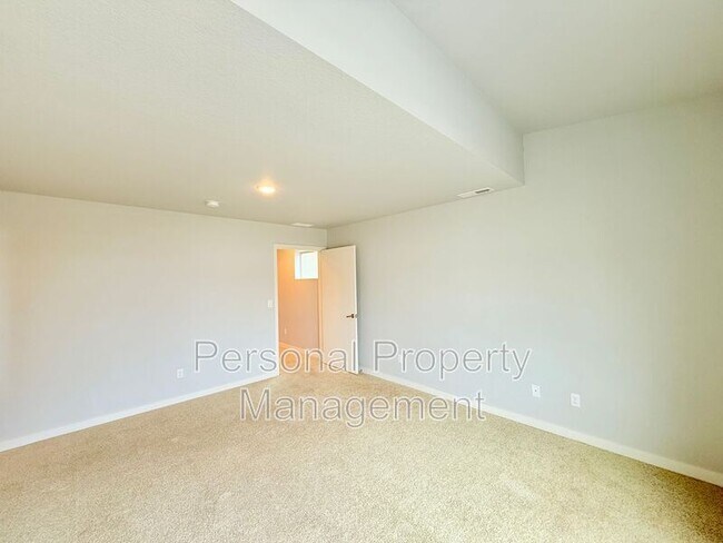 Building Photo - 3541 NE 61st Way