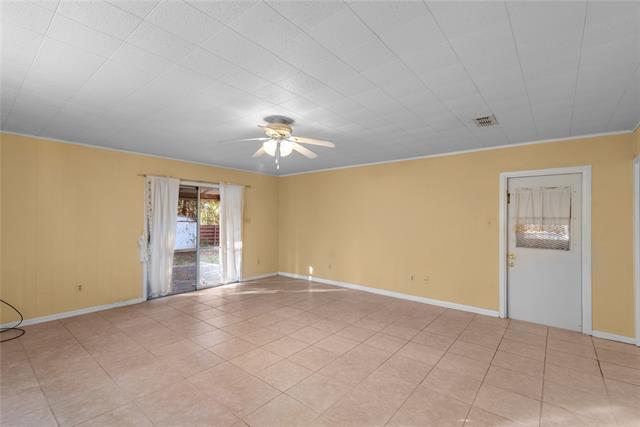 Building Photo - 3618 Gilbert Dr