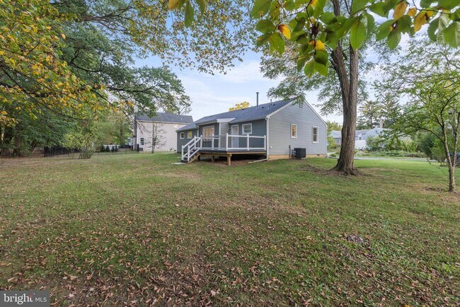 Building Photo - 705 Devon Rd