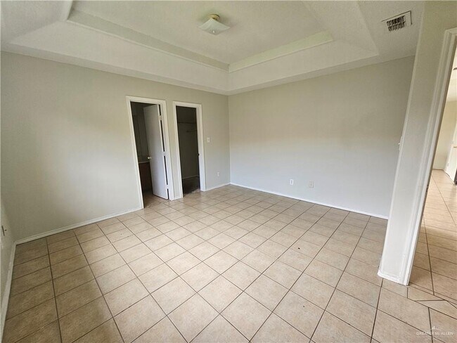Building Photo - 12 Garnet Dr