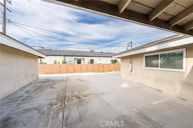 Building Photo - 2221 Palm Cir