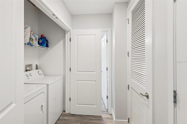 Building Photo - 777 N Ashley Dr