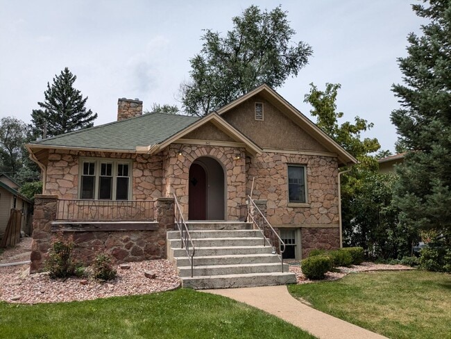 Building Photo - 843 17th St