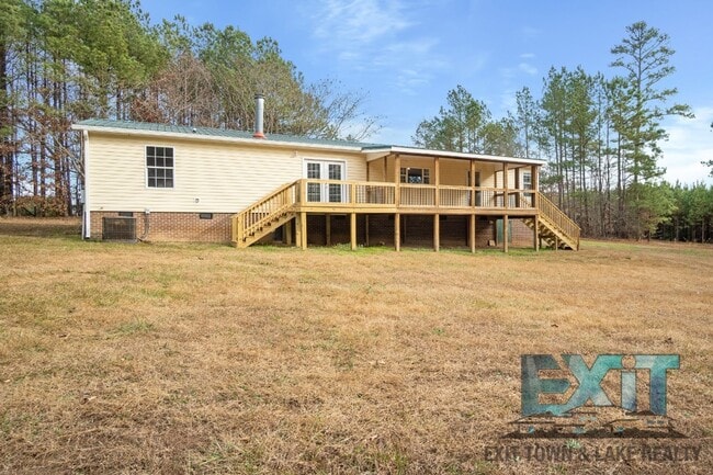 Building Photo - Beautiful Fully Renovated 3 Bed 2 Bath Home