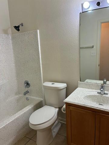 Building Photo - 515 Creekside Dr