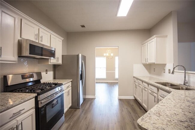 Building Photo - 649 Kenridge Dr